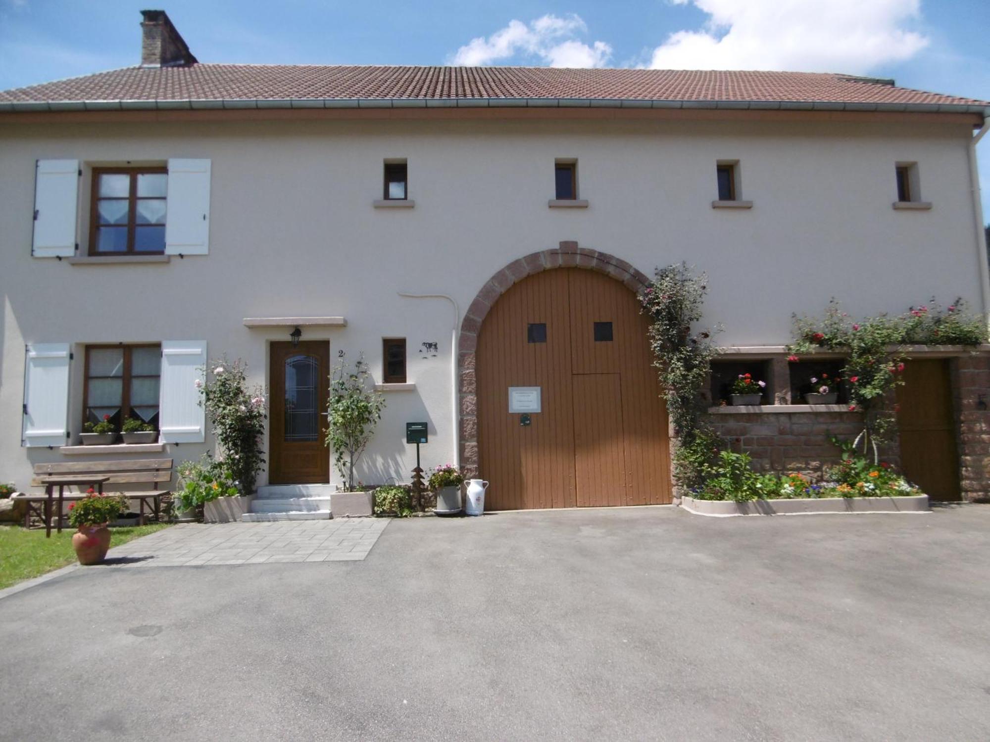 Chez Catherine Et Roger Brouvelieures Exteriör bild